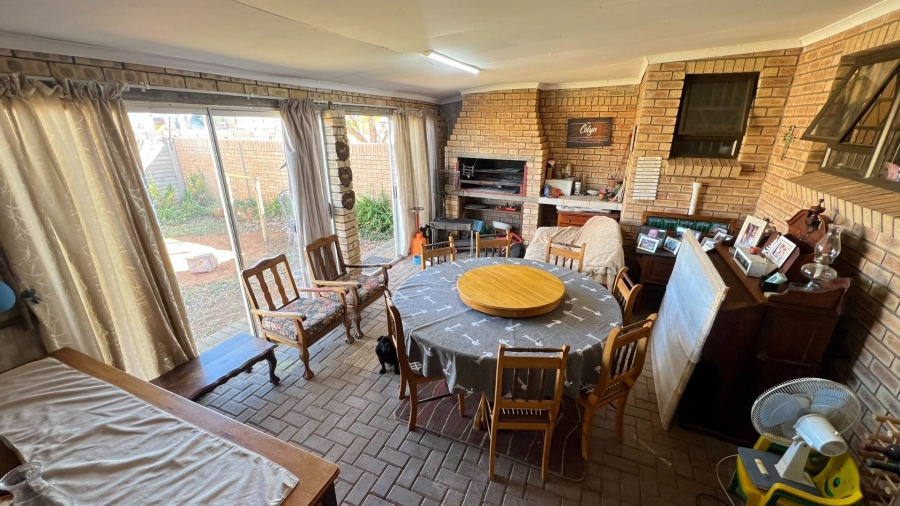 3 Bedroom Property for Sale in Langenhovenpark Free State